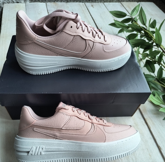 Nike Air Force 1 PLT.AF.ORM sneakers (BRAND NEW) never worn!! Light Pink! 7.5 - Picture 2 of 8